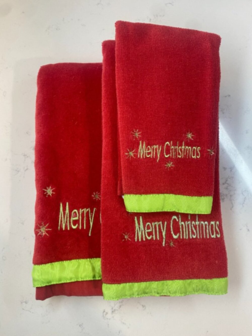 Vintage Merry Christmas Towels 3 Pc Red Green 100% Cotton Bath Hand Fingertip